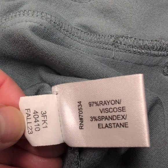 Orvis Front pocket Pullover Cowl Neck Top Size M - Picture 3 of 8